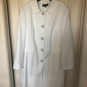 VINTAGE long white coat